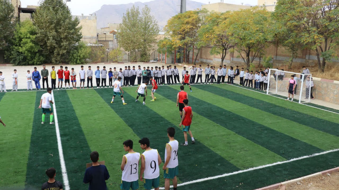 بازیگوشی خرس‌ها در اشترانکوه؛ آب به ۱۱۷ روستا رسید