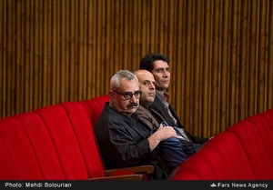 حضور فرزاد موتمن در مراسم ترحیم عباس کیارستمی