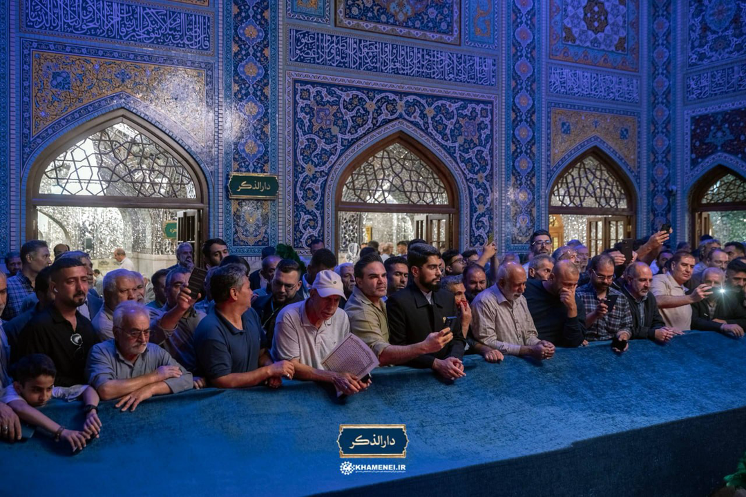 حضور جمعی از موکب‌داران عراقی در رواق دارالذکر