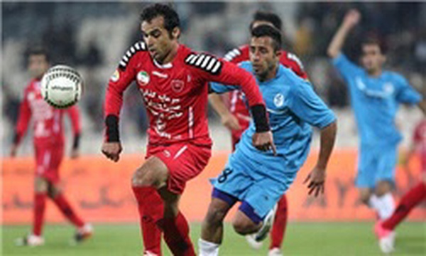 دیدار تیم های فوتبال پرسپولیس و پیکان