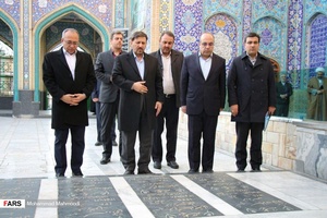 ادای احترام مدیران سمنان به آستان مقدس امام‌زاده یحیی (ع)