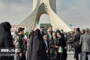 ساعات آغازین راهپیمایی جشن 44 سالگی انقلاب میدان آزادی 
