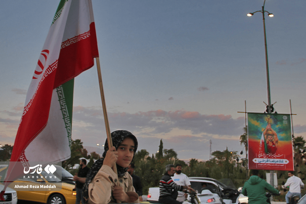 استقبال کاکو شیرازی‌ها از غلامرضا فرخی؛ قهرمان کشتی فرنگی جهان