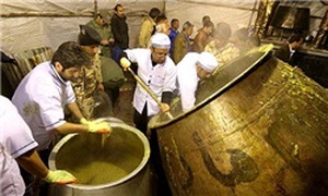 پخت بزرگترین آش جهان در شیراز