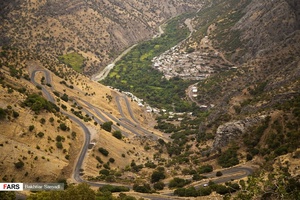 نمایی از جاده  و روستای بلبر منطقه هورامان