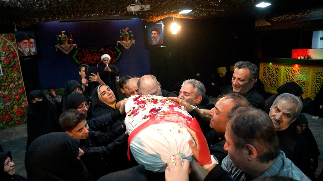 پس از ۴۱ و ۴۵ سال؛ وداع با پیکر دو شهید در تهران