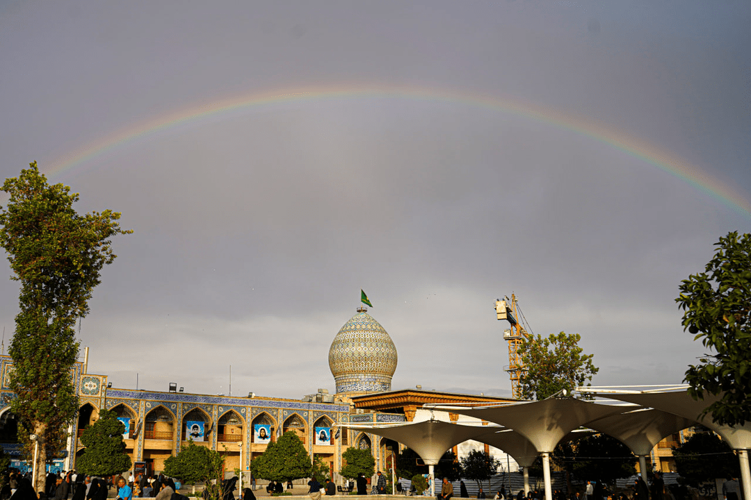 🌈 رنگین‌ کمان بر فراز حرم شاهچراغ(ع)
