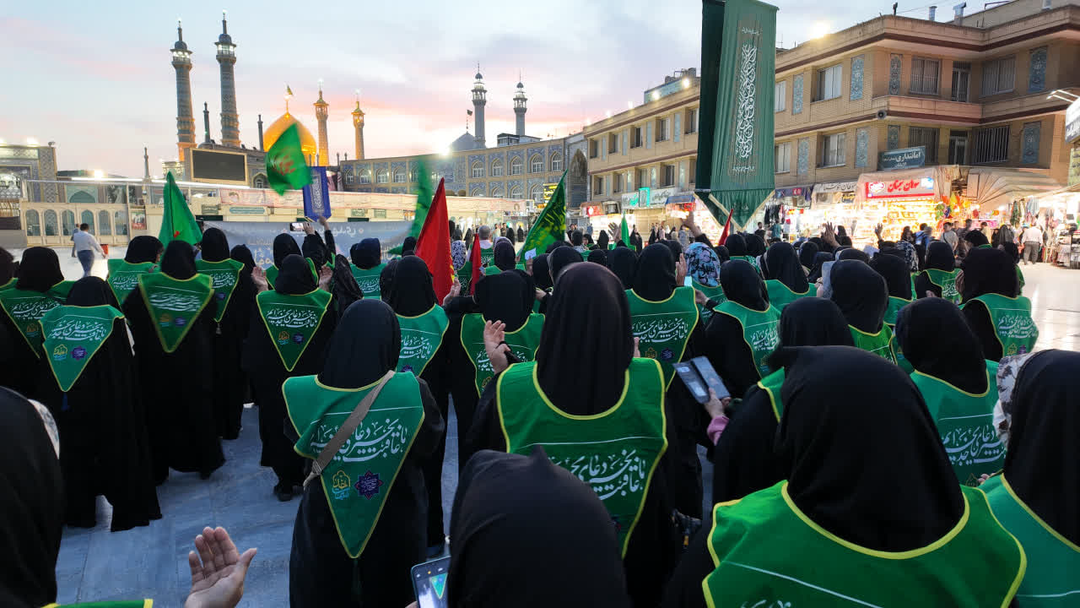 گزارش تصویری؛  زیارت ۲۰۰ کرمانشاهی و سرخسی برای اولین بار در حرم بانوی کرامت