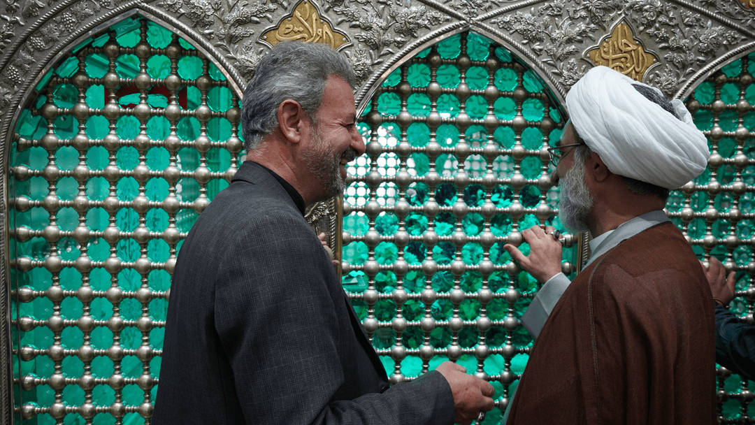 حضور دبیر شورای عالی انقلاب فرهنگی در حرم مطهر حضرت موسی مبرقع (ع)