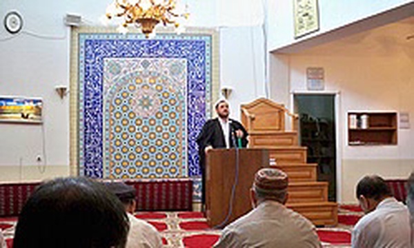 نماز جمعه مسجد امام رضا ع در شهر عشق آباد ترکمنستان -