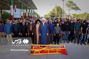 تشییع یکی از جانباختگان حادثه ریزش ساختمان متروپل آبادان