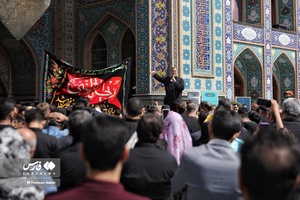  مداحی محمدحسین پویانفر در مراسم عزاداری روز شهادت امام جعفرصادق(ع)