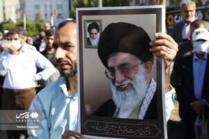 راهپیمایی بندرعباسی‌ها در محکومیت اهانت به ساحت مرجعیت