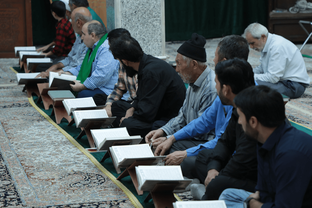 تصاویر/ برگزاری محفل انس با قرآن کریم با حضور اساتید و قاریان ممتاز قم در امامزاده موسی مبرقع (ع)