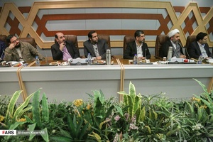 هم اندیشی بازخوانی اندیشه های امام خامنه ای 