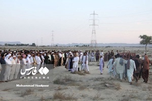 آئین تشییع پیکر شهید عارف هوتی در «زَرآباد»