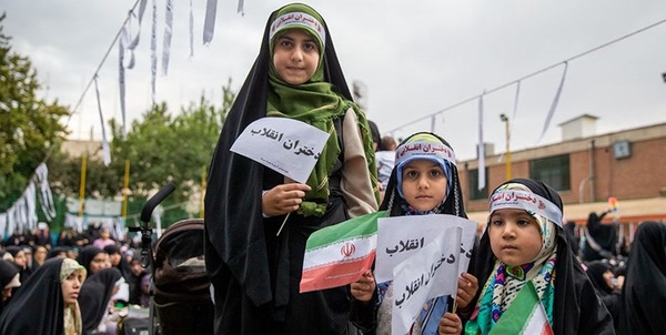 دختران انقلاب