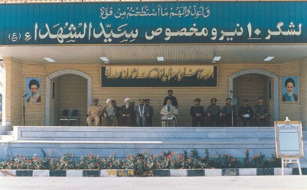 یادگاری لشکر ۱۰ سیدالشهدا از رهبر شهید