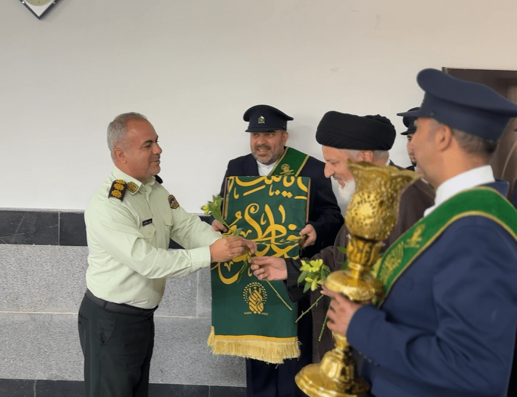 تجلیل خادمان حرم بانوی کرامت از پرسنل خدوم انتظامی استان قم + تصاویر