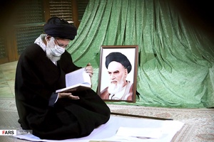 حضور رهبر معظم انقلاب در مرقد مطهر امام (ره)