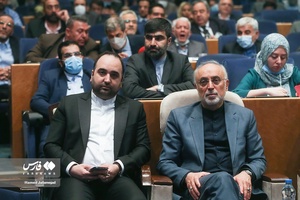علی اکبر صالحی رئیس سازمان انرژی اتمی در اولین همایش بزرگ دیپلماسی اقتصادی