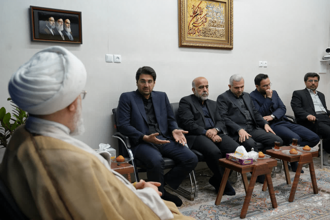 دیدار رئیس سازمان مالیاتی کشور با آیت‌الله اراکی
