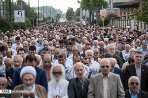 نماز باشکوه عید فطر در رشت برگزار شد