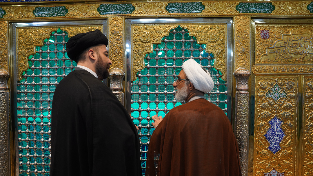 حضور دبیر شورای عالی انقلاب فرهنگی در حرم مطهر حضرت موسی مبرقع (ع)