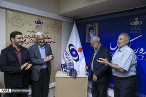 رونمایی از کتاب مولفه های قدرت در جمهوری اسلامی  در مراسم رونمایی از این کتاب 