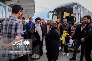 دیدار نوروزی امام جمعه تبریز با کارکنان دستگاه های خدمت رسان در تعطیلات نوروزی