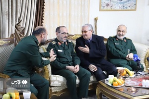 دیدار سردار سرلشکر پاسدار حسین سلامی فرمانده کل سپاه پاسداران با خانواده شهید سردار حمیدرضا میرزایی