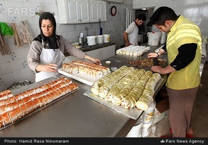 تهیه و پخت شیرینی در اصفهان