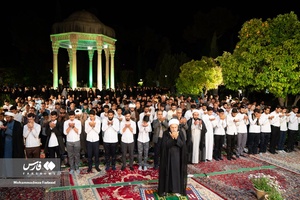 گردهمایی حافظان قرآن کریم در آرامگاه حافظ شیرازی
