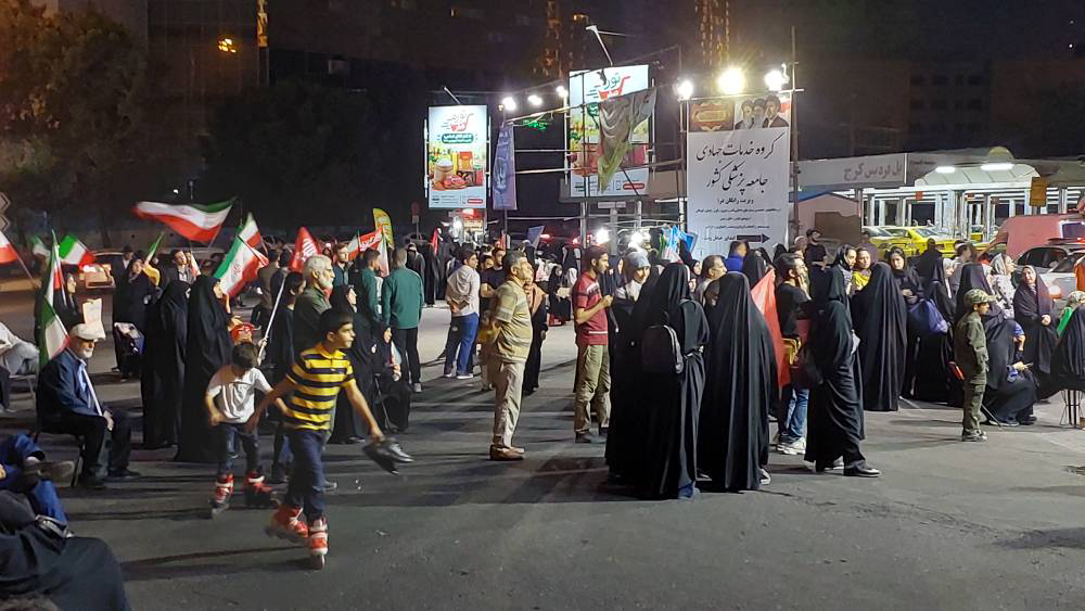 اکران مستند «تروکاژ ۱» در میدان ونک تهران