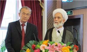محمدی رئیس بنیاد بوعلی‌سینا در دانشگاه پزشکی سین کیانگ چین