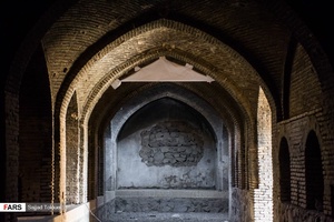 کاروانسرایی در دشت طلایی ری