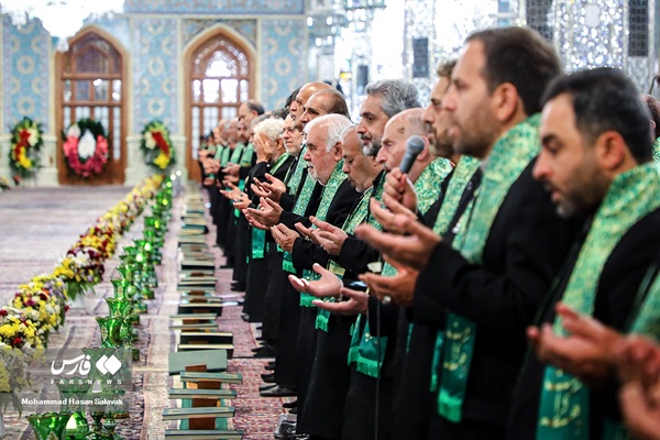 آئین تعویض پرچم گنبد و پوش ضریح حرم مطهر رضوی