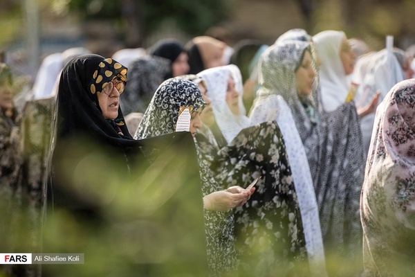 نماز باشکوه عید فطر در رشت برگزار شد