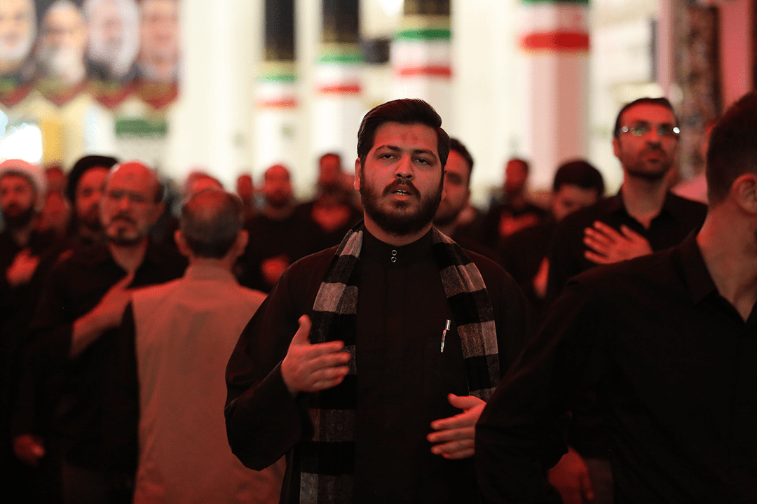 گزارش تصویری؛  زائران حرم بانوی کرامت در سوگ ام ابیها اشک ماتم ریختند