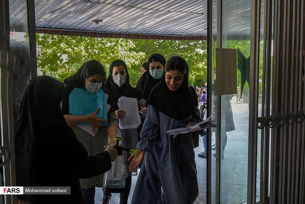 برگزاری امتحانات دانشجویان دانشگاه آزاد واحد ساری با رعایت نکات بهداشتی 