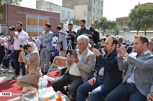 مهر نیک اندیشان مدرسه ساز با ماه مهر آمیخته شد