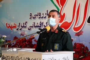 غبارروبی وعطرافشانی گلزار شهدا 