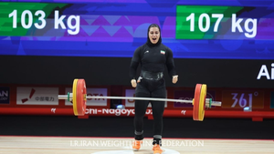 دختر وزنه‌بردار ایران با مدال در ناگویا تاریخ‌سازی کرد