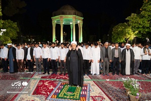 گردهمایی حافظان قرآن کریم در آرامگاه حافظ شیرازی