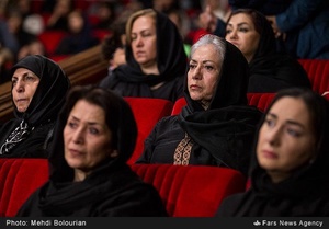رخشان بنی اعتماد کارگردان سینما در مراسم ترحیم عباس کیارستمی