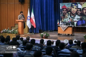 پرسش سوال از سردار امیرعلی حاجی‌زاده فرمانده نیروی هوافضای سپاه توسط دانشجویان دانشگاه علم و صنعت