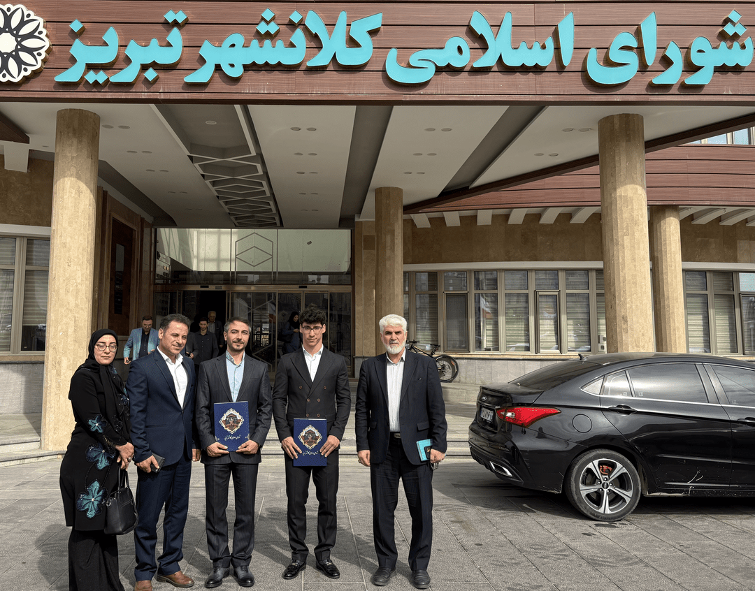 تجلیل کمیسیون ورزش شورای اسلامی کلانشهر تبریز از ملی پوش کاراته