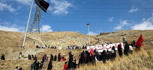 کوه‌پیمایی دانشجویان خواهر بسیجی در کهف‌الشهداء