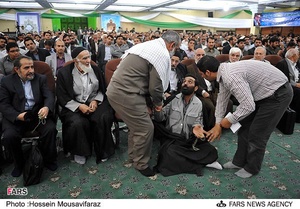 حضور سردار نقدی رئیس سازمان بسیج مستضعفین در همایش سراسری مداحان بسیجی  اهل بیت در حسینیه فاطمة الزهرا (س)