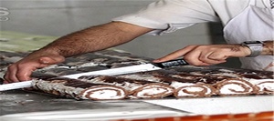 تهیه و پخت شیرینی در اصفهان
